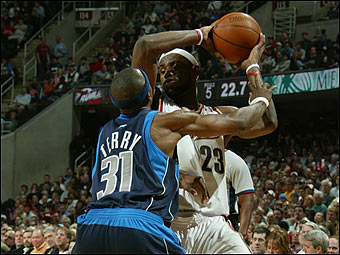 Cleveland VS Dallas : 81 - 83