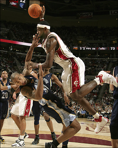 Cleveland VS Memphis : 97 - 94 ( 8 - 3 )