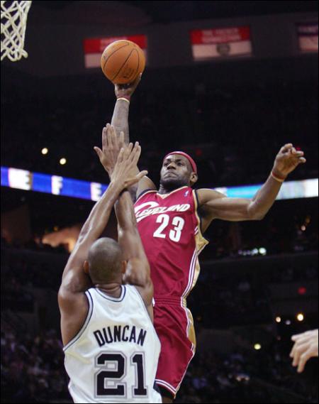 Cleveland VS San Antonio : 88 - 81 ( 2 - 0 )