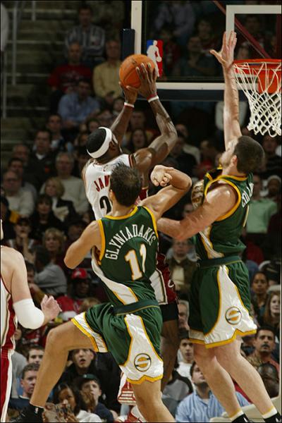 Cleveland VS Seattle : 106 - 84 ( 14 - 8 )